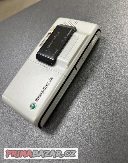 sony-ericsson-k800i-james-bond-limitovana-edice
