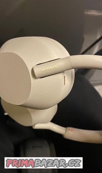 sluchatka-sony-wh-1000xm5