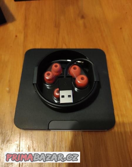 powerbeats-pro-box-nahradni-nausniky-a-kabel