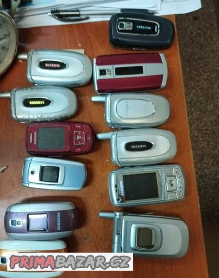zbierka-mobilov-samsung-vyklapacky-a-vysuvacky