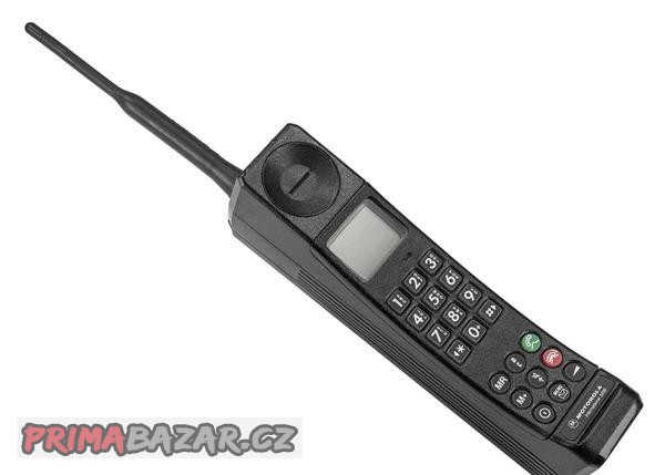 mobilni-telefony-pro-sberatele-rarity-motorola-gsm-cihla
