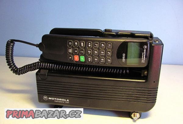 mobilni-telefony-pro-sberatele-rarity-motorola-gsm-kufr