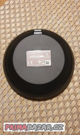 samsung-bezdratova-nabijecka-polohovatelna-y