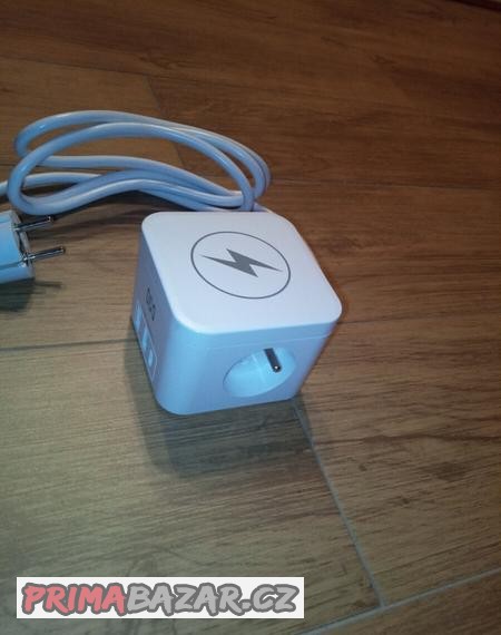 bezdatova-nabijecka-553049-2x-zasuv-2x-usb-1x-usb3