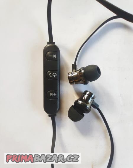 bezdratova-sluchatka-bluetooth-s-mikrofonem-nova