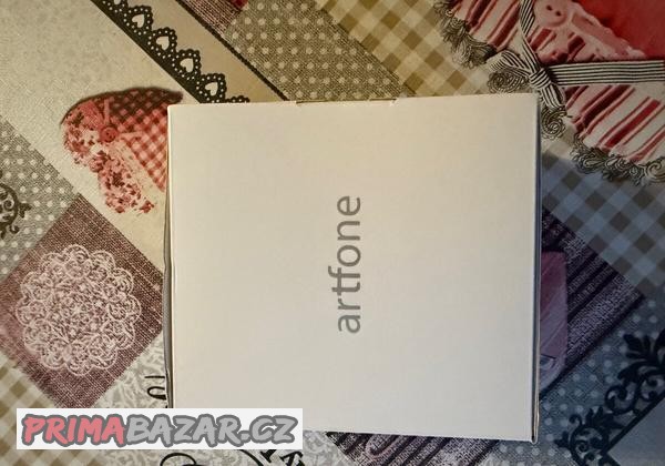 mobil-artfone-pro-duchodce-a-spatne-slysici