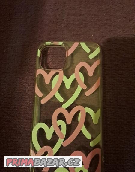 kryt-na-iphone-13-se-srdicky-zdarma
