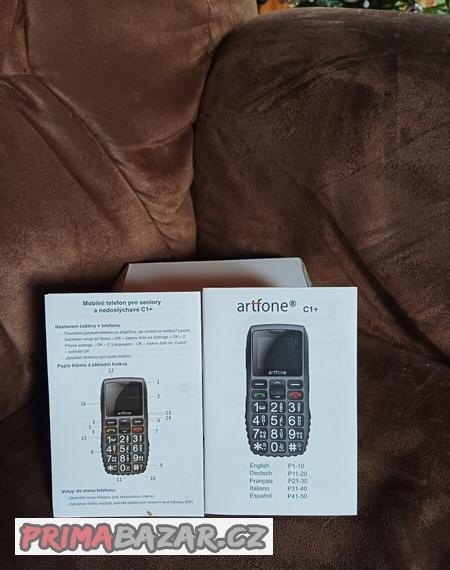 mobilni-telefon-pro-nedoslychave-seniory-artfone-c1
