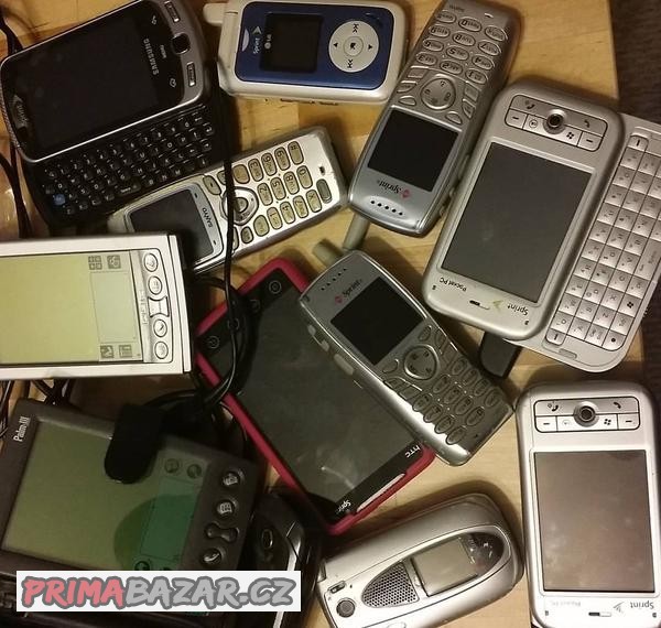 Různé mobilní telefony a tablety na ND Různé mobilní telefony a tablety na ND