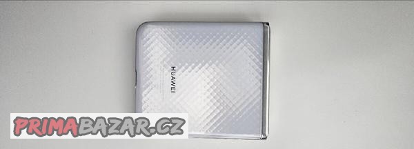 huawei-p50-pocket-praskly-displej