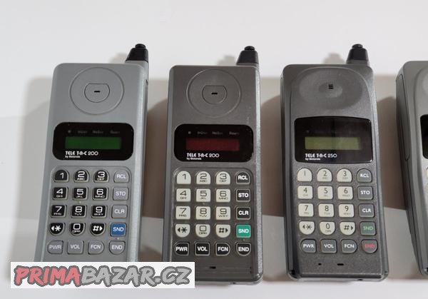 mobilni-telefony-pro-sberatele-rarity-motorola-microtac