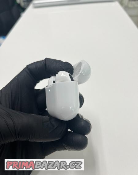 apple-airpods-4-s-aktivnim-potlacenim-hluku