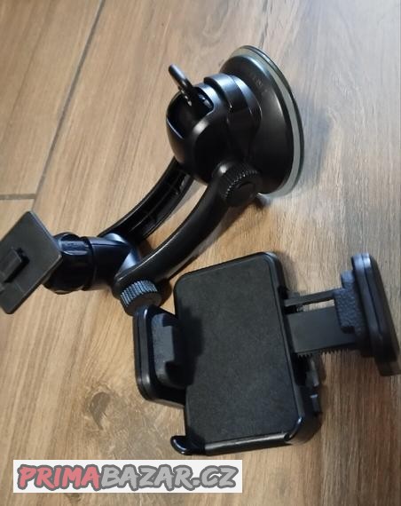 stojanek-na-mobil-do-auta