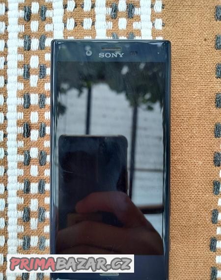 mobilni-telefon-sony-xperia-x-compact