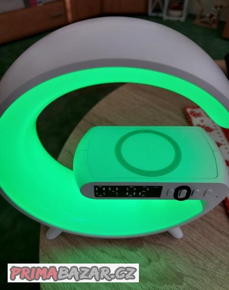 led-lampicka-4v1-s-bezdratovou-nabijeckou