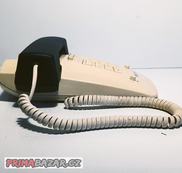 retro-pevny-telefon-iskra-wt10mu-katrin