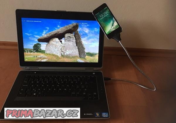 usb-nabijeci-a-datovy-kovovy-kabel-stojan-a-drzak-na-iphone