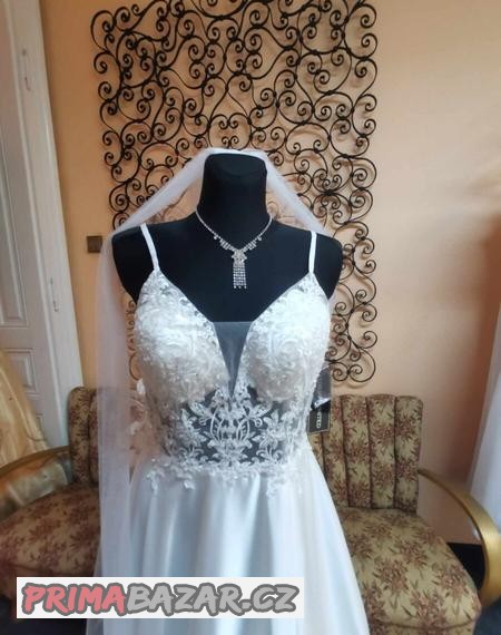 luxusni-svatebni-saty-v-kremove-vel-42