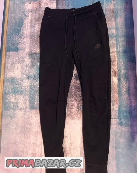 nike-tech-fleece-kalhoty-velikost-s-zaruka