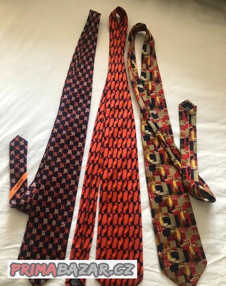 znackove-kravaty-ungaro