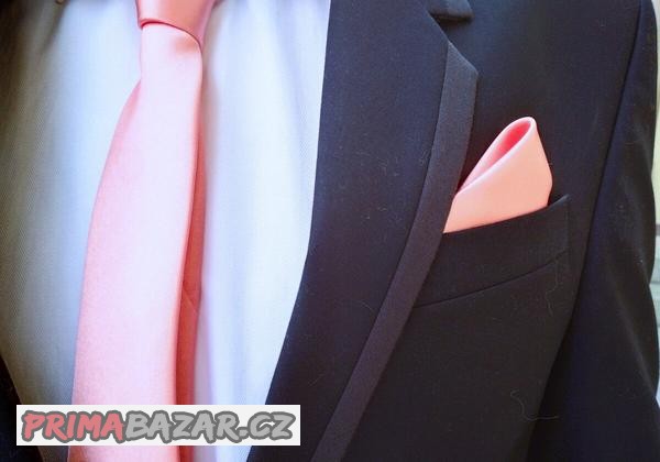 tmavomodry-elegantni-oblek