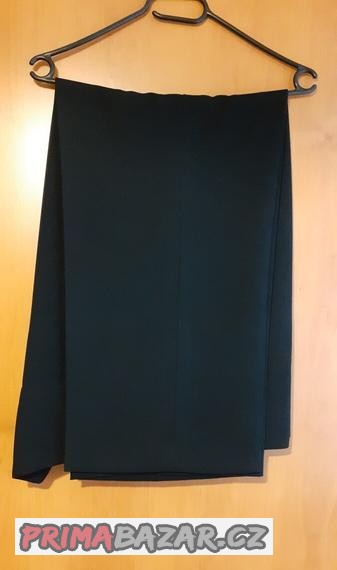 damsky-cerny-kostym-sity-na-miru