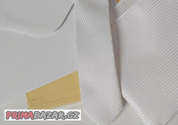 svatebni-kravata-bila