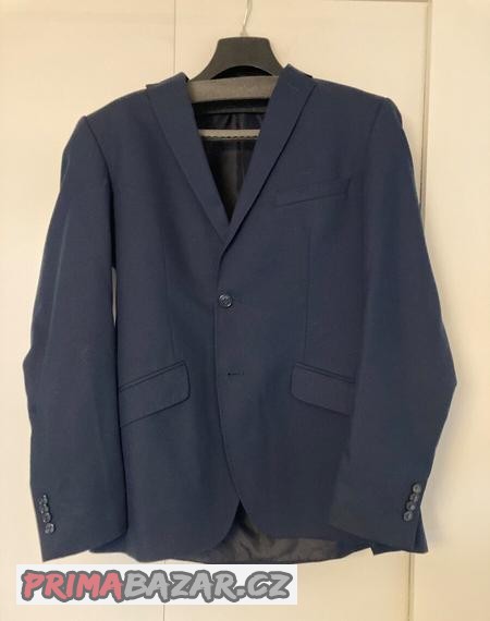 prodam-tmave-modry-oblek