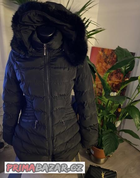 guess-prosivana-perova-bunda-kabat-kozesina-38