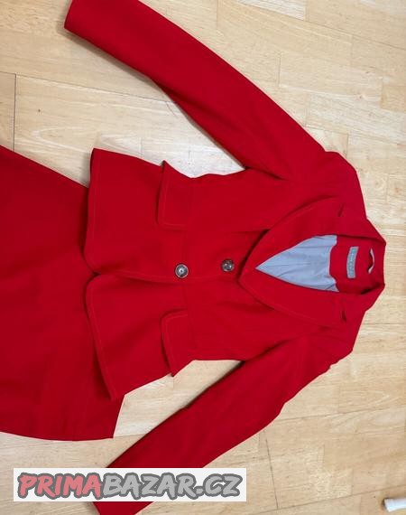 cerveny-elegantni-kostymek-pietro-filipi-vel-36