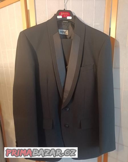 panske-smokingy-cerne