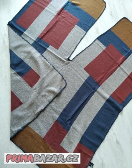 novy-oboustranny-pled-akryl-s-vystrihem-165x130-cm