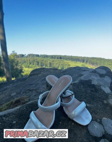 svatebni-saty-vel-38-42