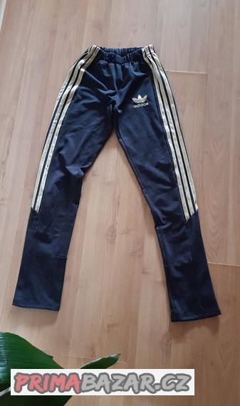 vel-m-cerno-zlate-leginy-teplaky-adidas