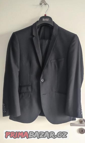 cerny-oblek-bandi