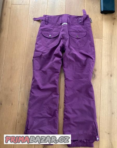 damske-kalhoty-roxy-na-snowboard-lyze-vel-l-odpovida-42