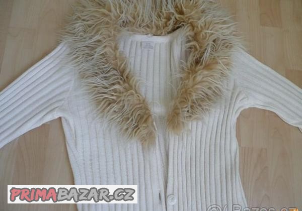pleteny-kabatek-s-koziskem-vel-40-top-stav
