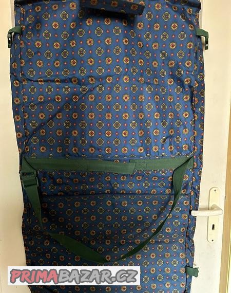 cestovni-vak-na-obleceni