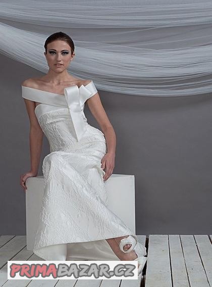 nove-vysivane-hedvabne-svatebni-plesove-saty-high-couture