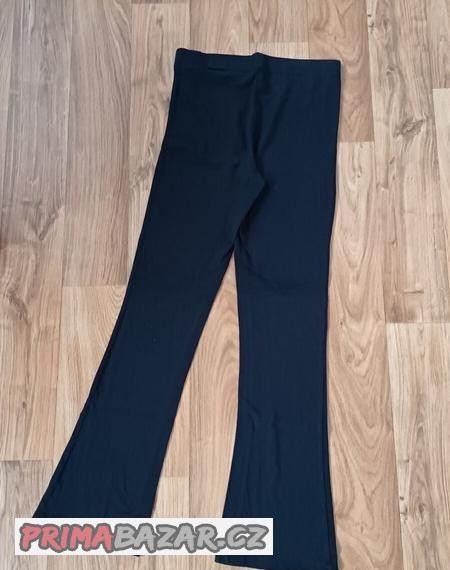elasticke-leginy-s-rozsirenymi-nohavicemi