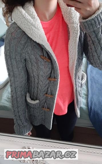 pleteny-teply-svetr-zara-m