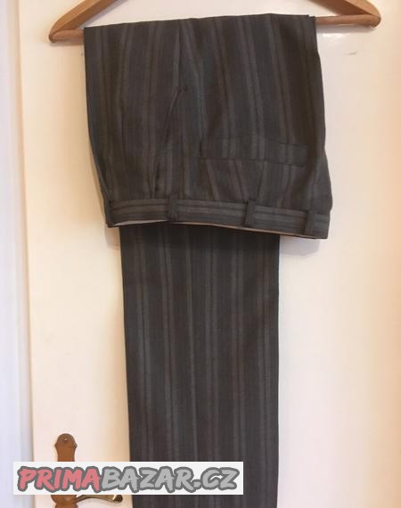 pansky-oblek-prouzek-miry-v-textu-velice-kvalitni-materia