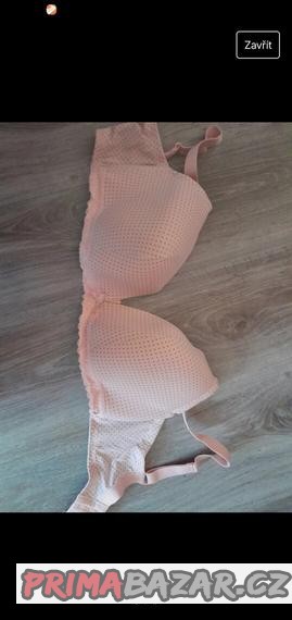 kojici-podprsenka-anna-field