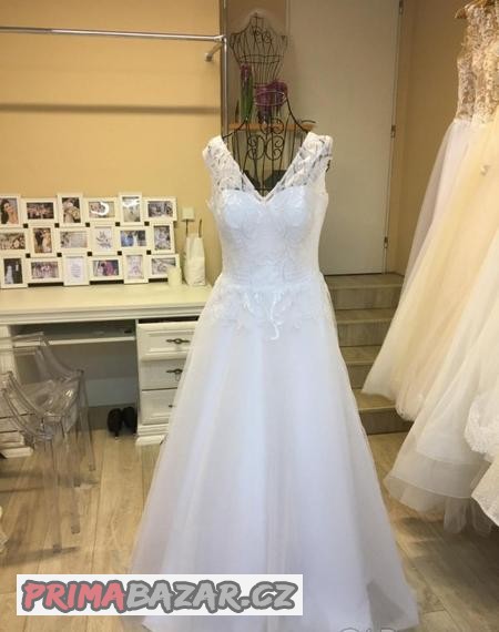 svatebni-saty-vel-42-46-vyprodej