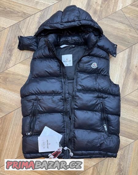 vesta-moncler-cerna