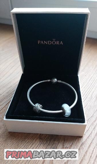 Pandora náramek a dva přívěsky