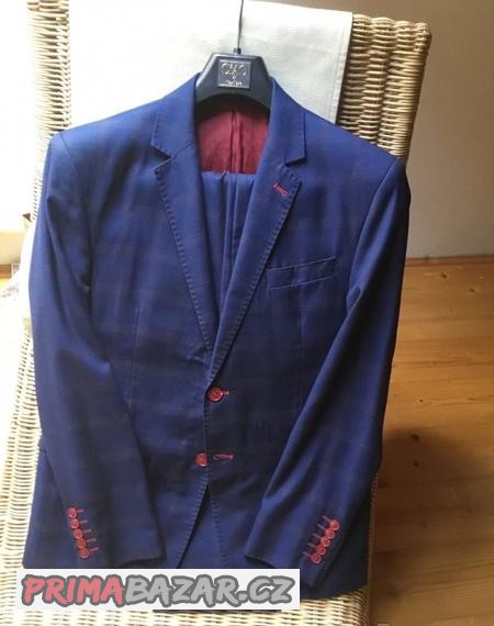 znackovy-oblek