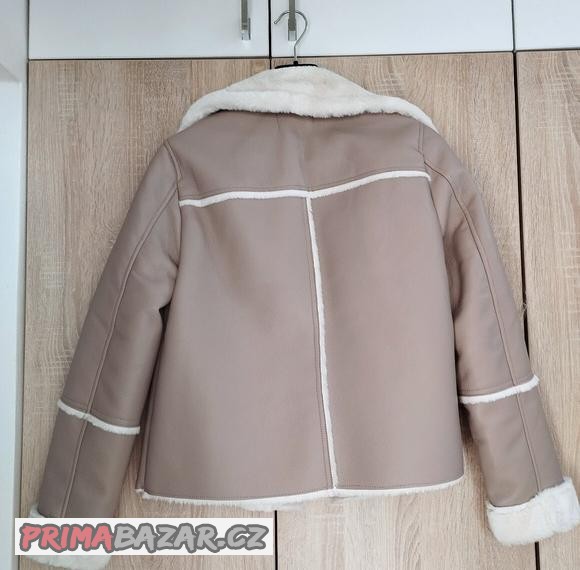 prechodna-biker-bunda-se-vsitym-koziskem-about-you