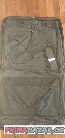 cestovni-vak-na-oblek