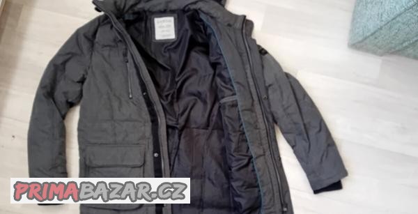 pansky-perovy-kabat-s-kapuci-vel-m-zn-c-a